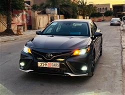 تۆیۆتا کامری